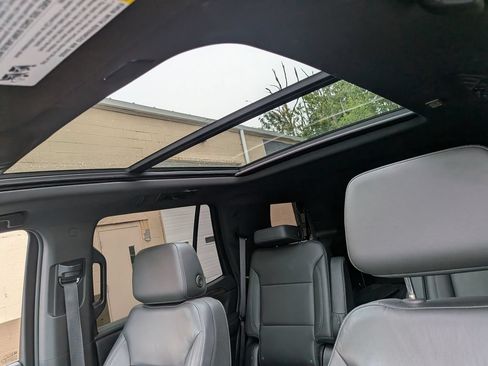 Used 2022 Chevrolet Tahoe LT AWD/4WD image 8