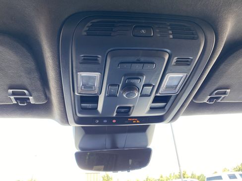 Used 2024 Cadillac Escalade V w/ LPO, ONYX Package image 33