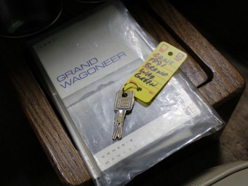 Used 1991 Jeep Grand Wagoneer 4X4 image 24