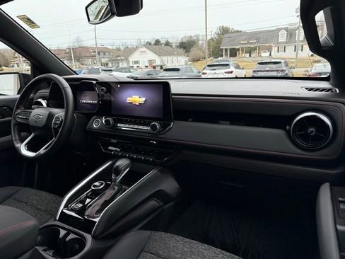 Used 2023 Chevrolet Colorado Z71 w/ Z71 Convenience Package 2 image 25