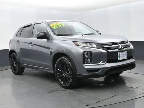 Used 2025 Mitsubishi Outlander Sport LE AWD/4WD image 2