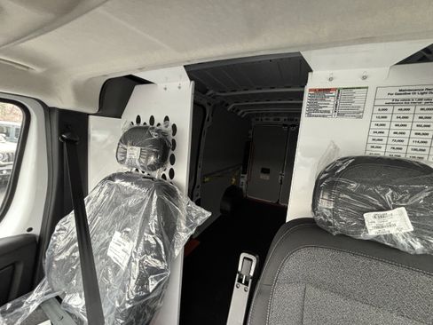 Used 2025 RAM ProMaster 2500 w/ Storage Group image 18