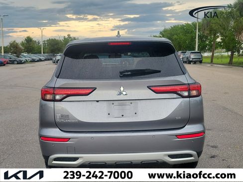 Used 2022 Mitsubishi Outlander SE FWD image 5