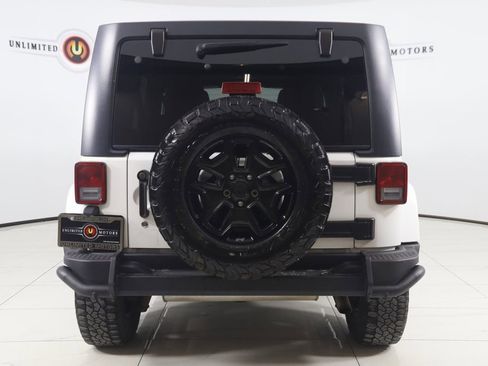 Used 2016 Jeep Wrangler Unlimited Sahara image 36
