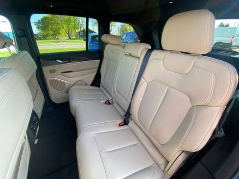 New 2026 Jeep Grand Cherokee Limited w/ Limited Altitude Package AWD/4WD image 14