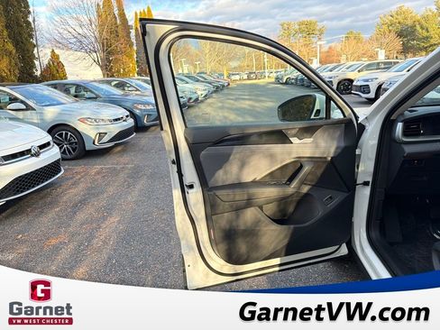 New 2026 Volkswagen Tiguan SE image 10