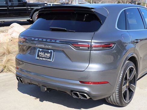 Used 2020 Porsche Cayenne Turbo image 9