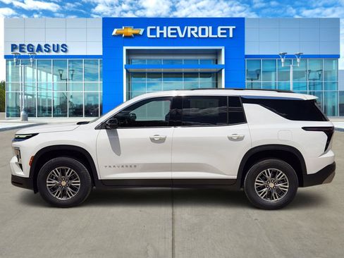 New 2026 Chevrolet Traverse LT FWD image 3