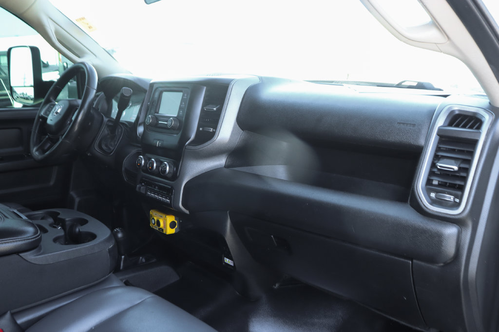 Used 2020 RAM 5500 Tradesman w/ Chrome Appearance Group AWD/4WD image 38