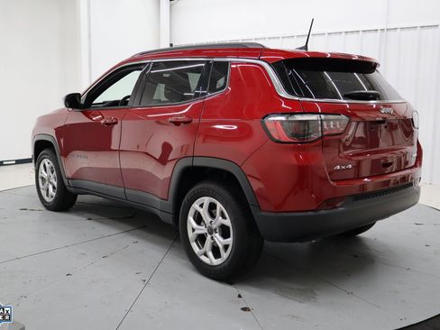 Used 2025 Jeep Compass Latitude image 8