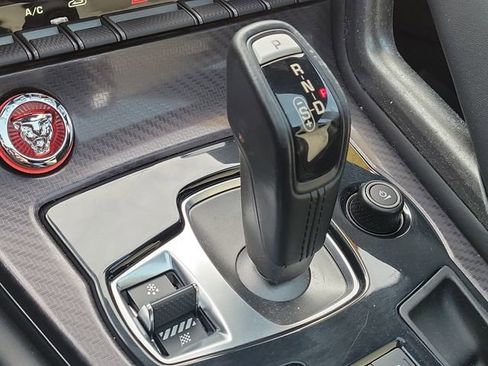 Used 2016 Jaguar F-TYPE R image 31