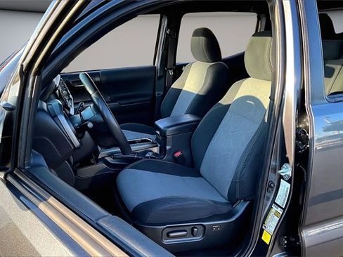 Used 2023 Toyota Tacoma TRD Off-Road w/ Technology Package image 21