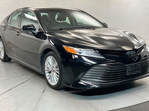 Used 2018 Toyota Camry XLE w/ Driver Assist Package FWD image 7