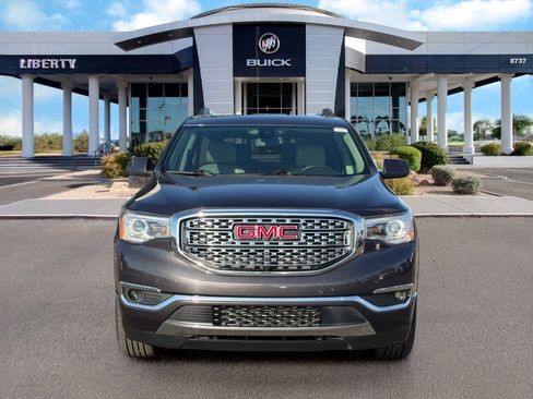 Used 2019 GMC Acadia Denali w/ Technology Package FWD image 5