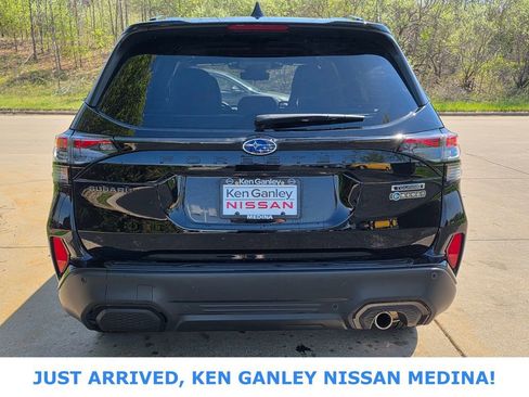 Used 2025 Subaru Forester Touring AWD/4WD image 4