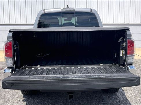 Used 2021 Toyota Tacoma TRD Off-Road AWD/4WD image 40