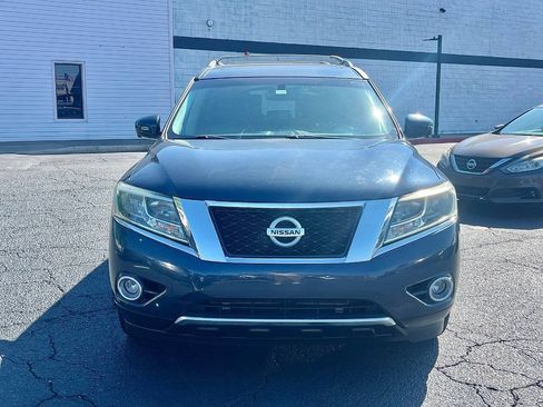 Used 2016 Nissan Pathfinder Platinum w/ Family Entertainment Package FWD image 3