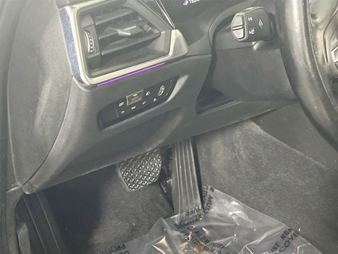 Used 2022 BMW 330e xDrive w/ Premium Package image 10