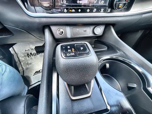 Used 2022 Nissan Rogue SV w/ SV Premium Package FWD image 15