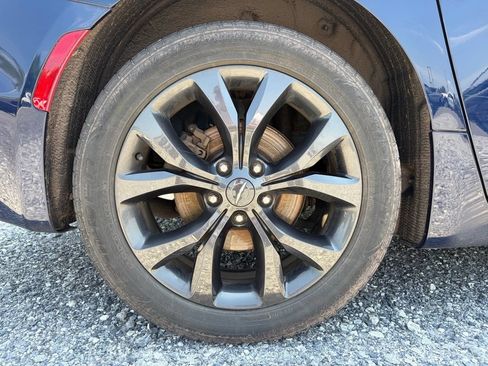 Used 2018 Chrysler Pacifica Touring-L Plus w/ Advanced Safetytec Group FWD image 11