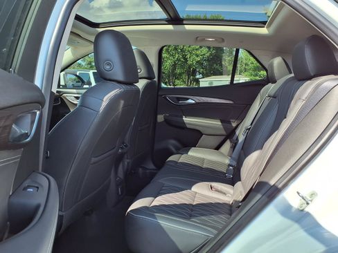 Used 2021 Buick Envision Avenir w/ Technology Package II FWD image 28