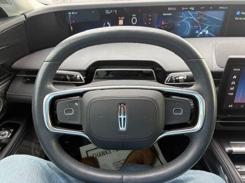 Used 2026 Lincoln Nautilus Reserve AWD/4WD image 12