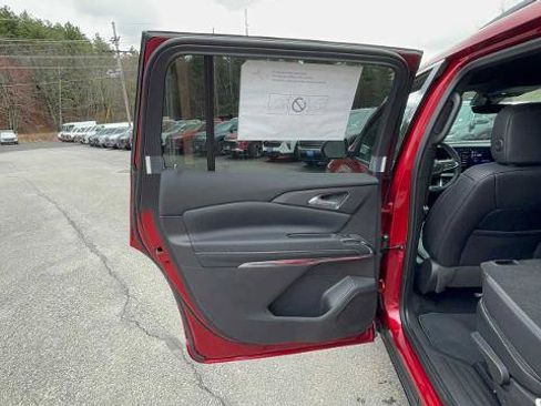 Used 2026 Chevrolet Traverse LT w/ Driver Confidence Package AWD/4WD image 29
