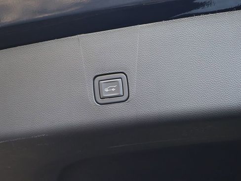 Certified 2023 Chevrolet Traverse LT image 54