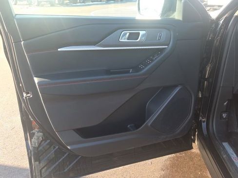 Used 2025 Ford Explorer ST-Line image 27