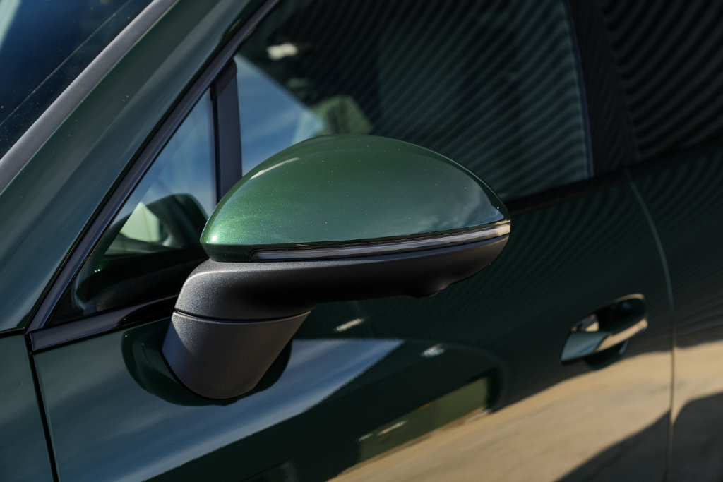 Certified 2026 Porsche Macan 4 Electric AWD/4WD image 9