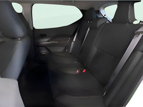 Used 2021 Nissan Kicks S image 29