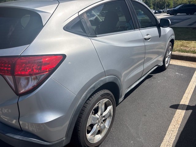 Used 2016 Honda HR-V LX image 8
