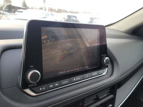 Used 2024 Nissan Rogue S image 19