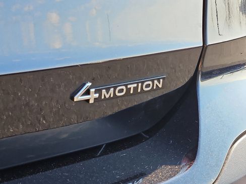 Used 2024 Volkswagen Taos SE image 30