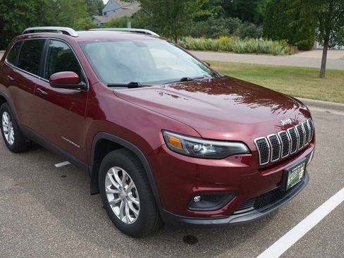 Used 2019 Jeep Cherokee Latitude w/ Cold Weather Group AWD/4WD image 9
