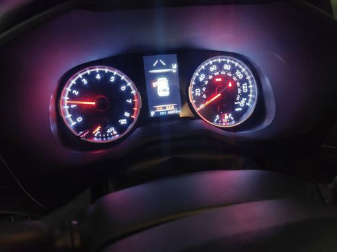 Used 2021 Toyota RAV4 LE image 8