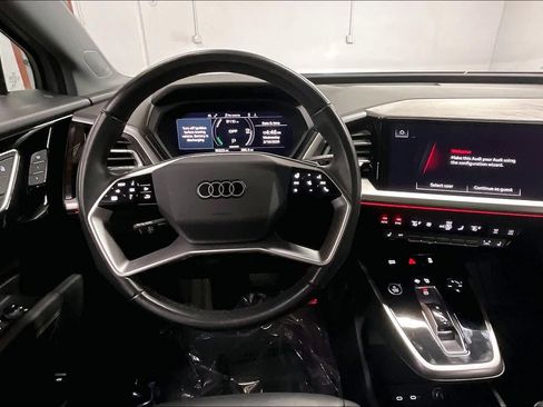 Used 2023 Audi Q4 e-tron Premium Plus w/ Premium Plus image 8