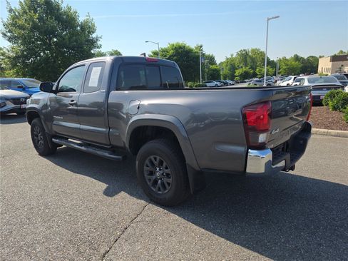 Used 2022 Toyota Tacoma SR5 w/ SR5 Appearance Package (SM) AWD/4WD image 7