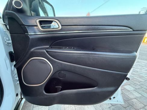 Used 2014 Jeep Grand Cherokee Summit AWD/4WD image 31