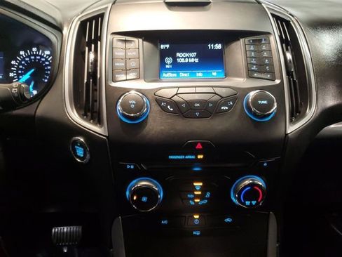 Used 2016 Ford Edge SE image 20