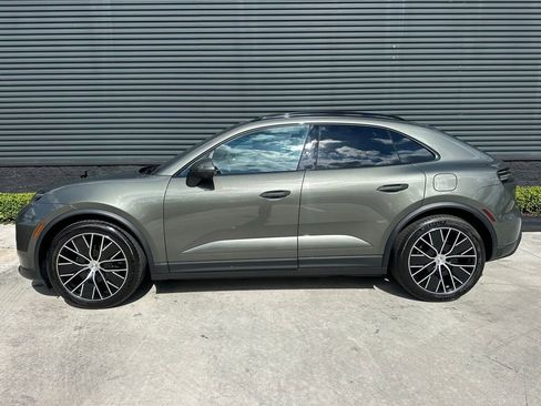 Used 2026 Porsche Macan Electric RWD image 2