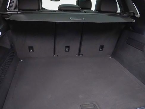 Certified 2025 Porsche Cayenne image 13