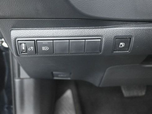 Used 2025 Toyota Corolla LE FWD image 21