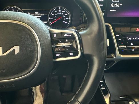 Used 2022 Kia Sorento S w/ Panoramic Sunroof Package AWD/4WD image 14
