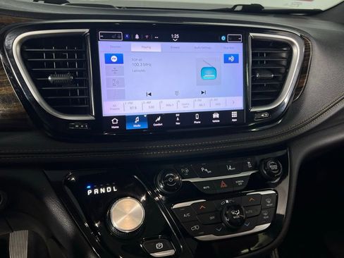 Used 2022 Chrysler Pacifica Pinnacle image 19