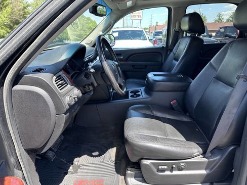 Used 2012 GMC Yukon SLT w/ SLT-2 Equipment Package AWD/4WD image 19