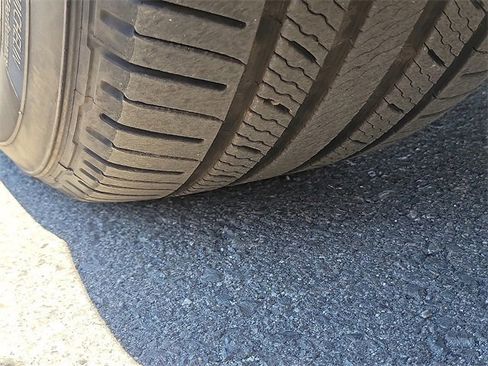 Used 2022 Toyota Highlander XLE image 32