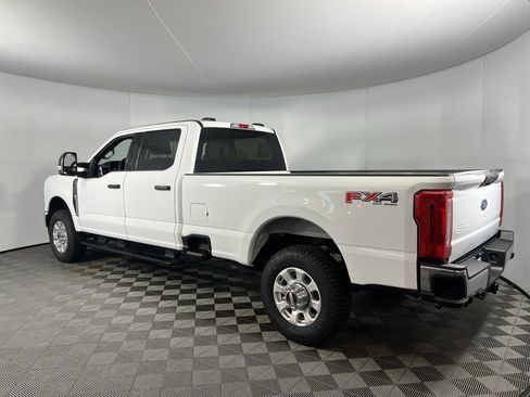 Used 2024 Ford F350 XLT w/ FX4 Off-Road Package image 8