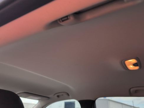 Used 2025 Chevrolet Trax LT FWD image 31