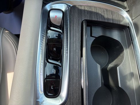 Used 2022 Buick Enclave Avenir image 30